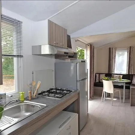 Au Bord De L'aisne Camping *